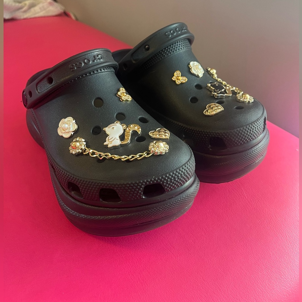 Platform Crocs size 6